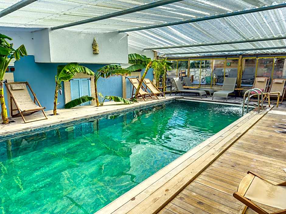 Banana Alaçatı Food & Stay - Adults Only