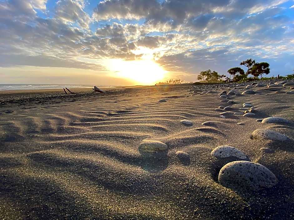 Wide Sands Beach Retreat
