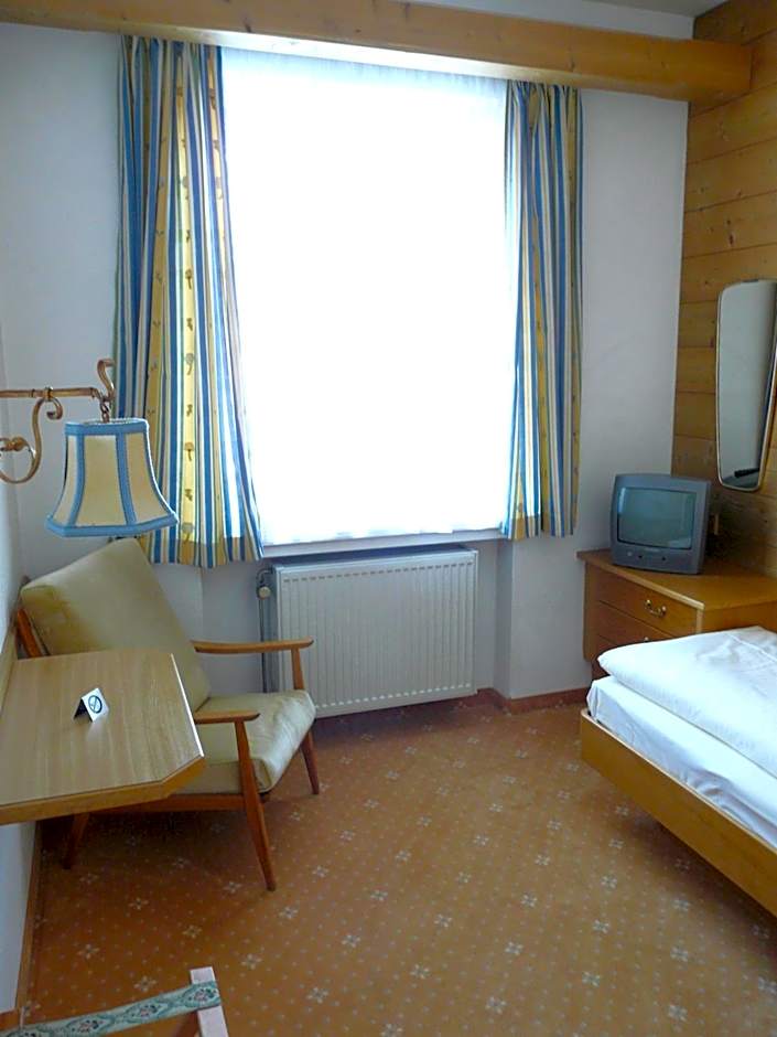 Hotel Roter Hahn - Bed & Breakfast