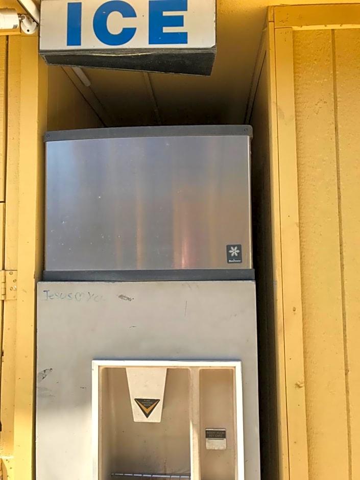 Americas Best Value Inn Visalia