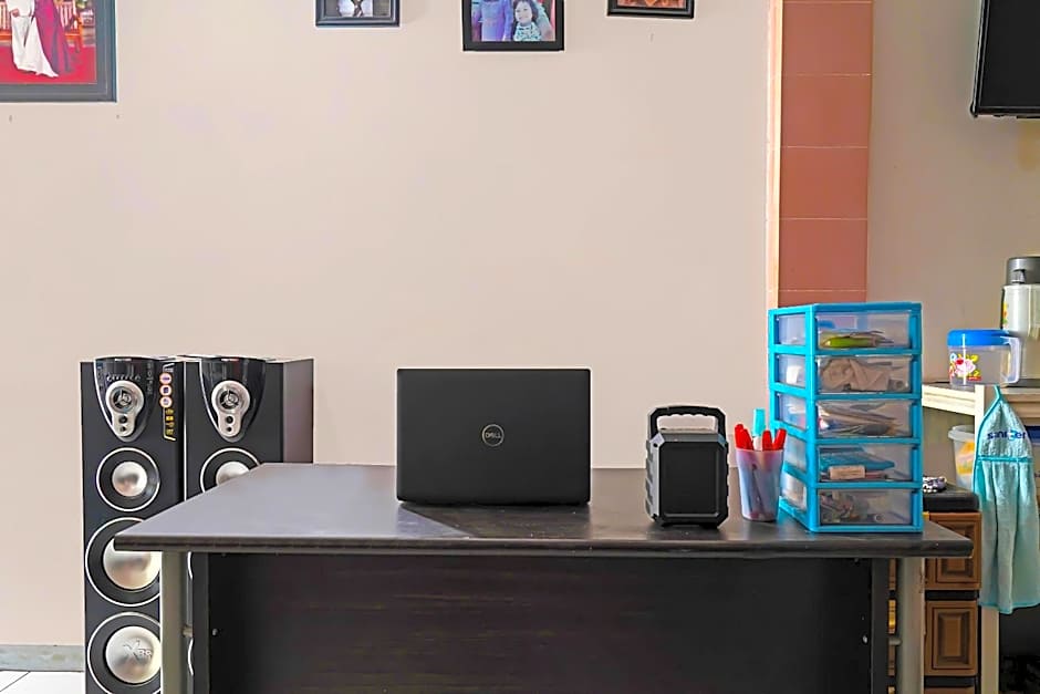 OYO Life 92694 Kost Nino