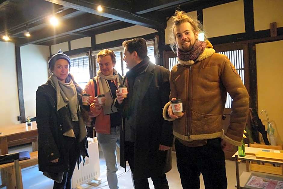 Hostel & Tatami Bar Uchikobare -内子晴れ-