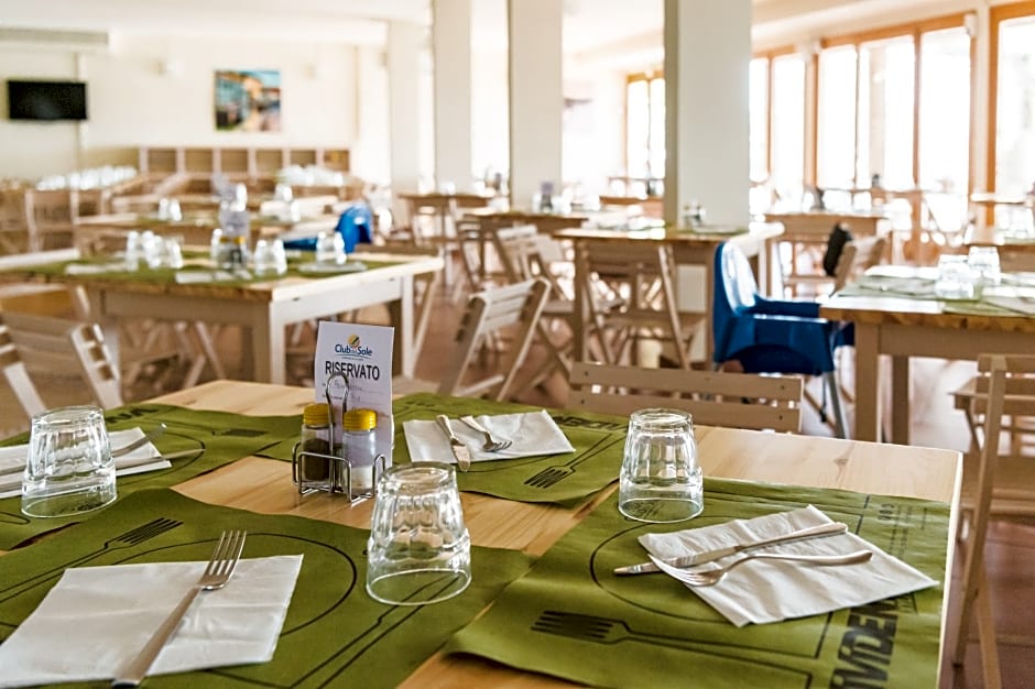 Club del Sole Spina Family Collection