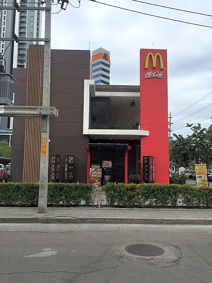 Praso @ Ratchada12 Hotel Bangkok