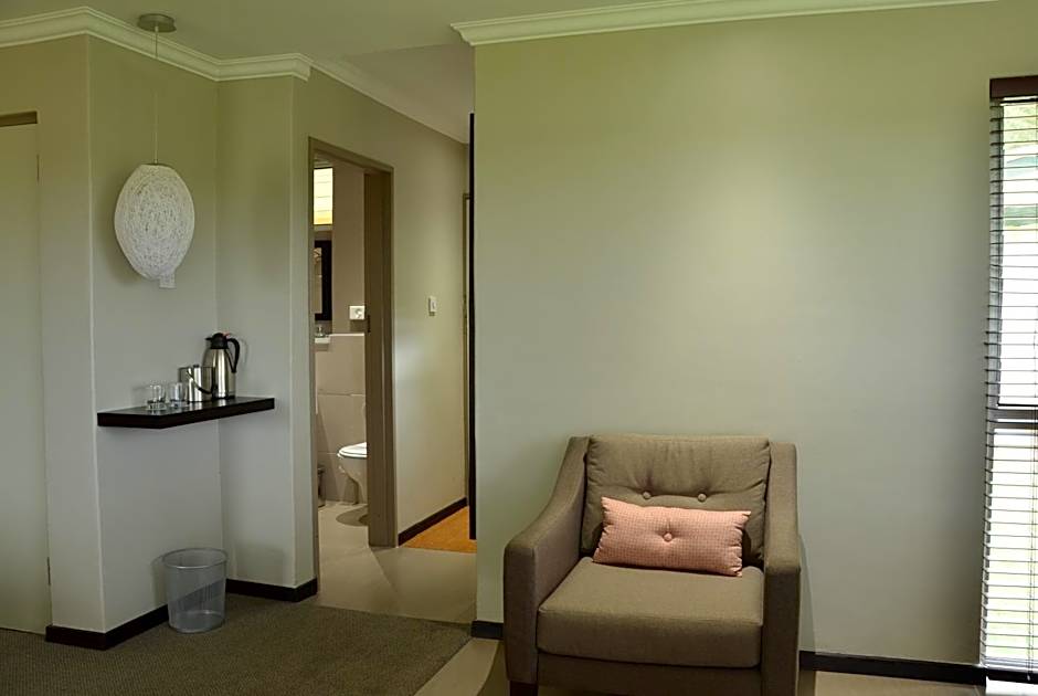 Cresta Riley's Hotel