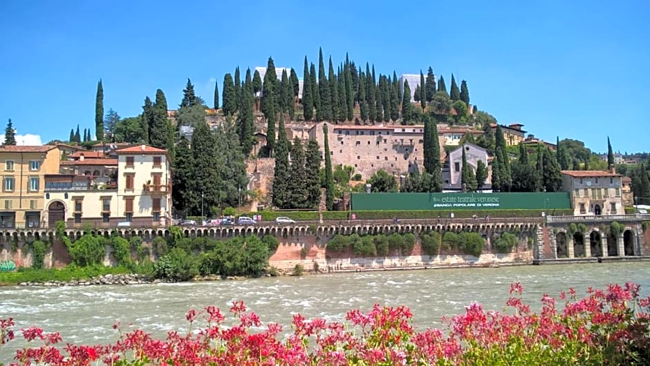 Lovely Casa Paola Villlafranca centro Zimmer Rooms