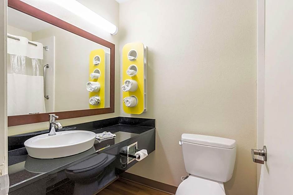 Motel 6 New Brunswick