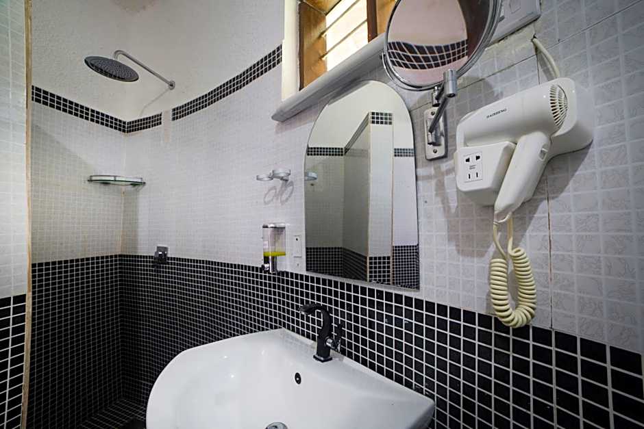 Antonio Beach Tree House Hotel & Spa