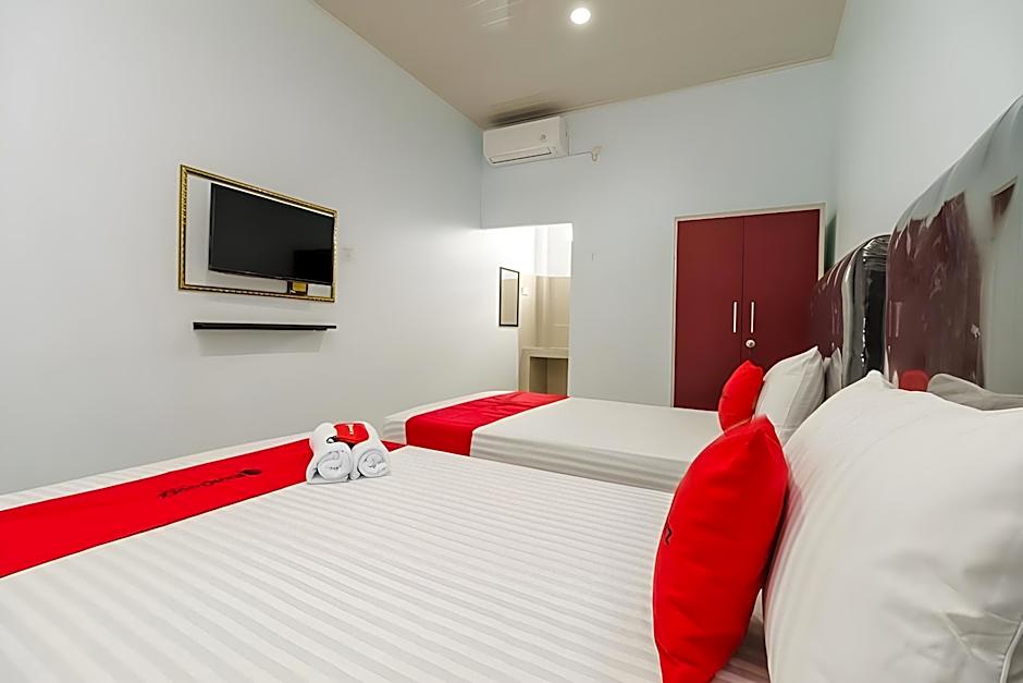 RedDoorz Plus near Palembang Icon Mall 2