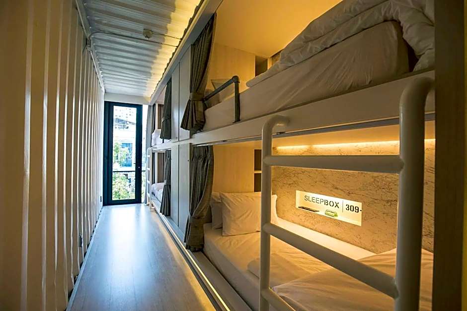 Sleepbox Sukhumvit 22