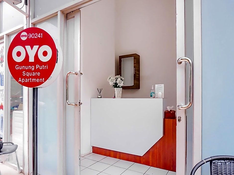 OYO 90241 Gunung Putri Square Apartment