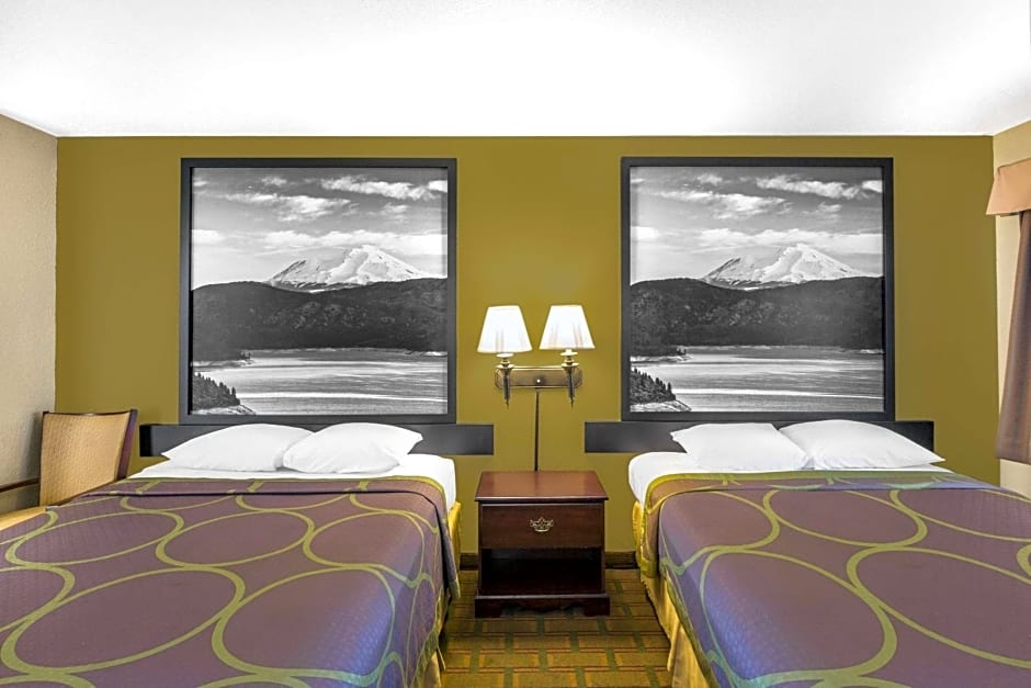 Super 8 by Wyndham Corning
