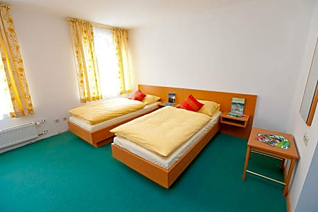 Twin Room with Bathroom