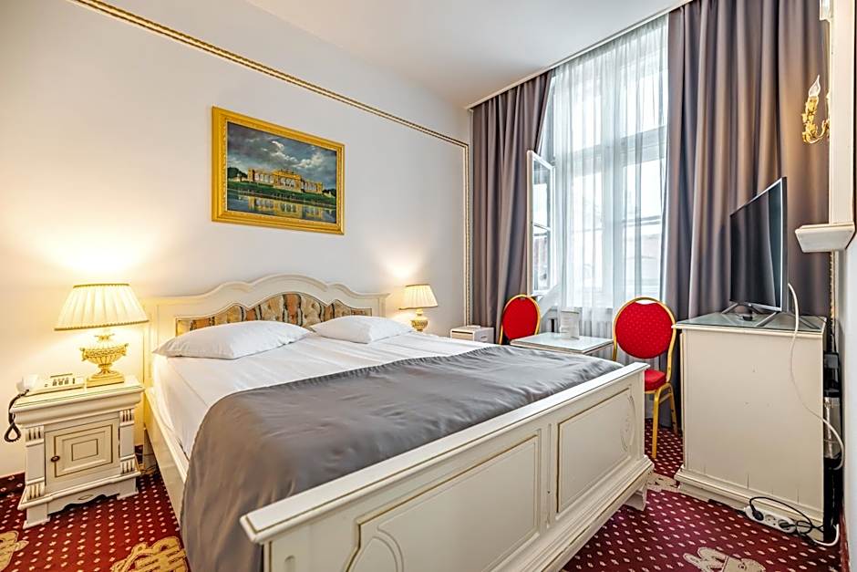 Hotel Imparatul Romanilor