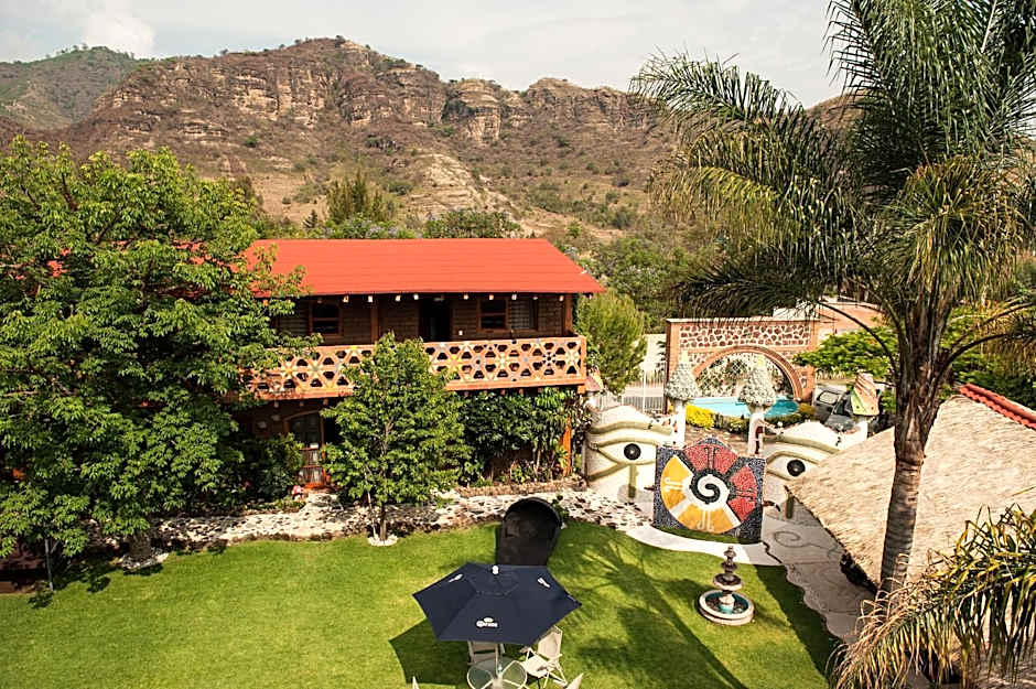 Paradise Hotel Boutique & Lounge