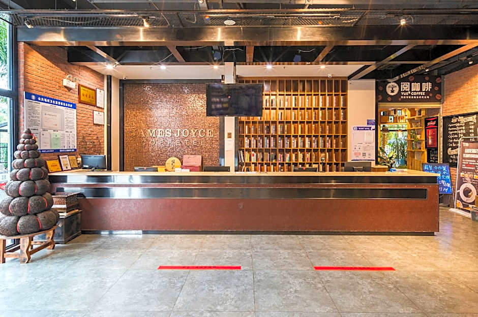 James Joyce Coffetel Xishuangbanna Poshui Square Manjinglan Ancient City