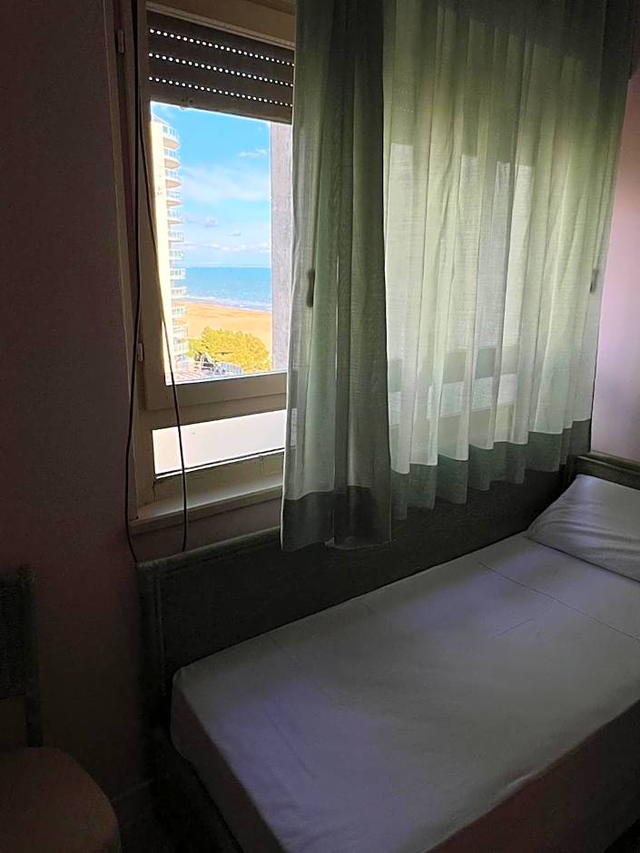 American Hotel