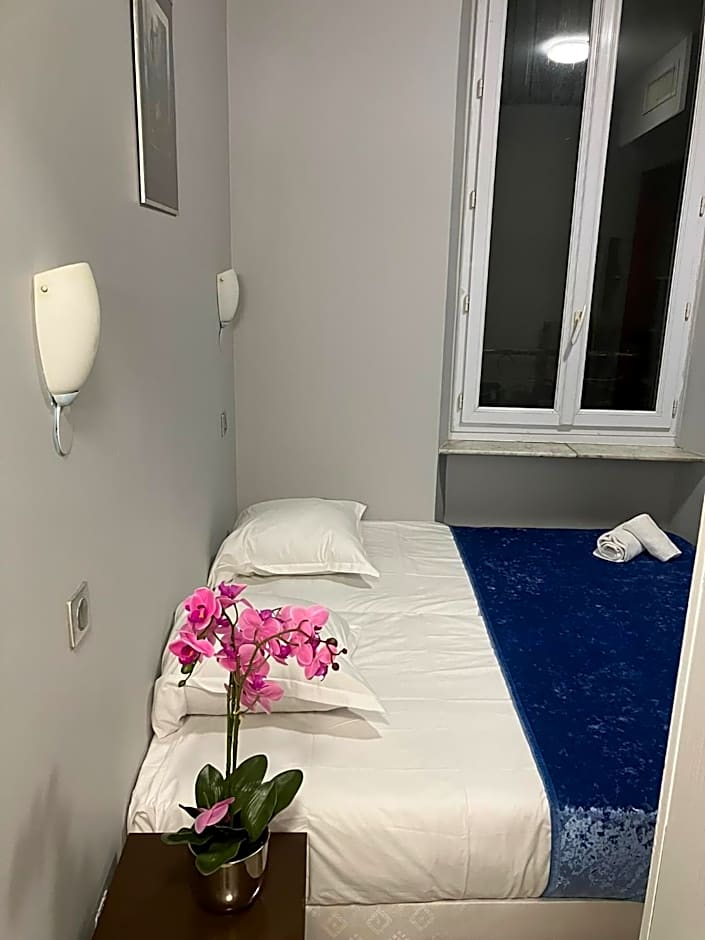 Arcotel Cannes 4 minutes du Palais des Festivals - NEW MANAGEMENT NEW TEAM - OLD REVIEVV