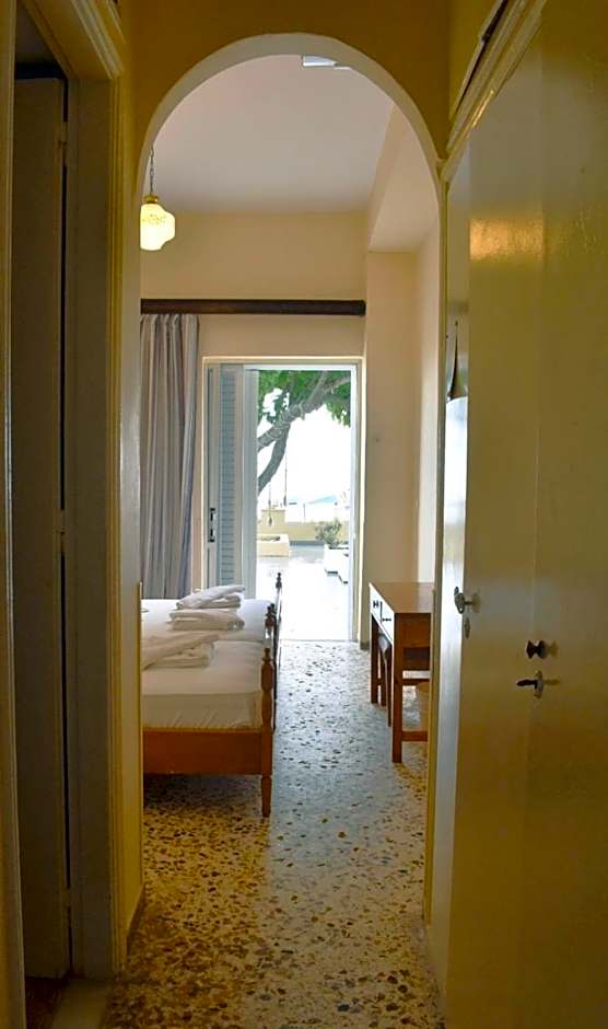 Photo 1 of 10 of Studio, Sea View