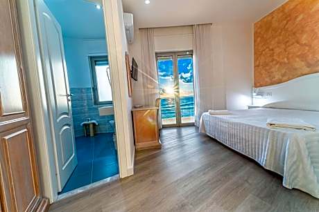 Triple Room with Sea View