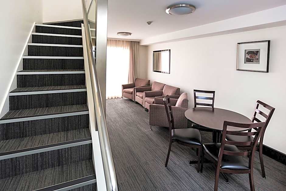 St Ives Motel Apartments