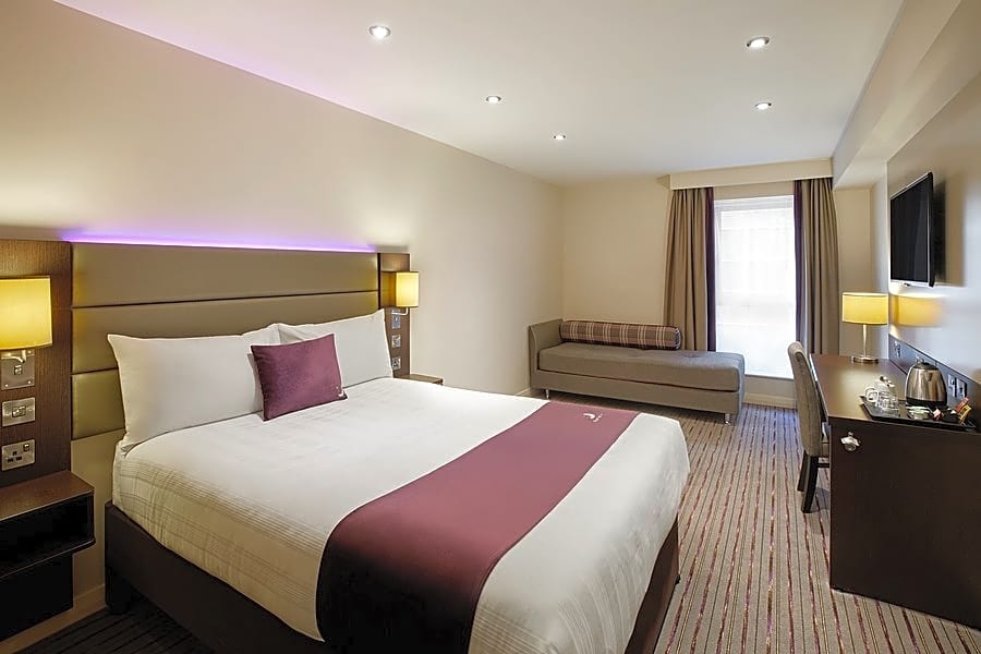 Premier Inn St Albans City Centre Hotel