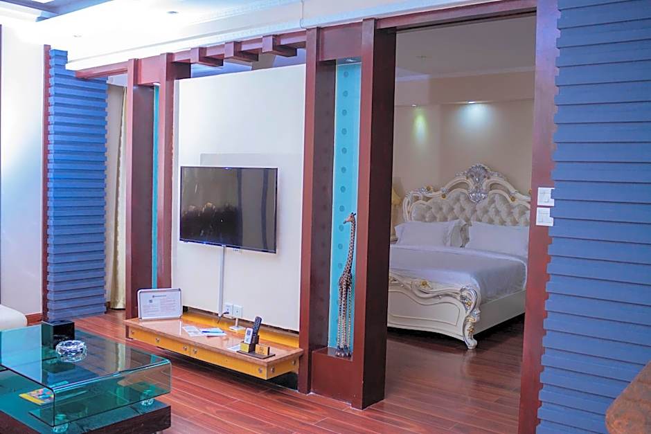 Best Western Plus Paramount Hotel