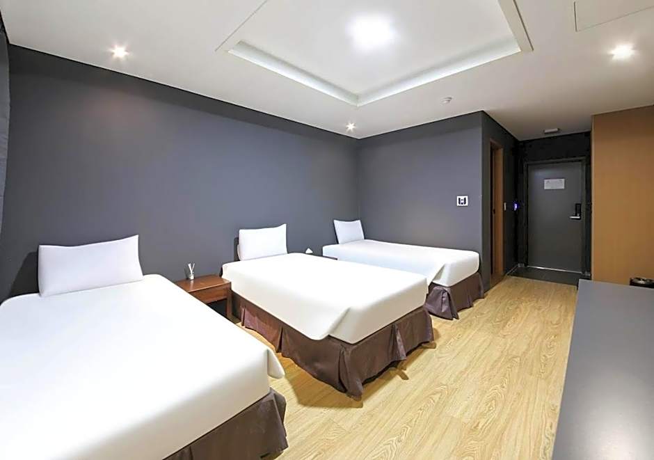 Jeju Parkside Tourist Hotel