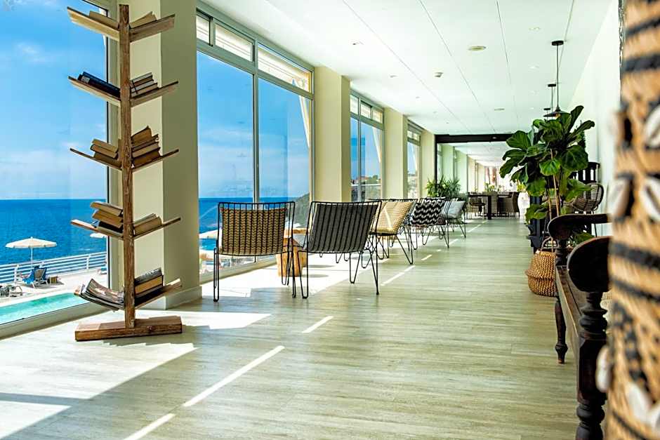 Atlantic Holiday Hotel