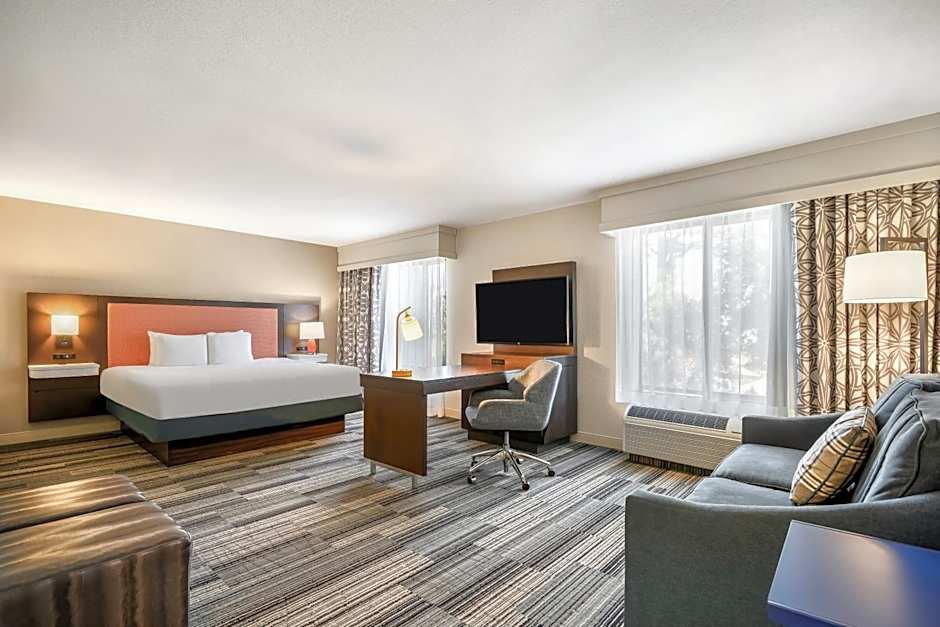 Hampton Inn By Hilton & Suites Tulare