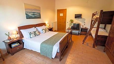 Classic Quadruple Room