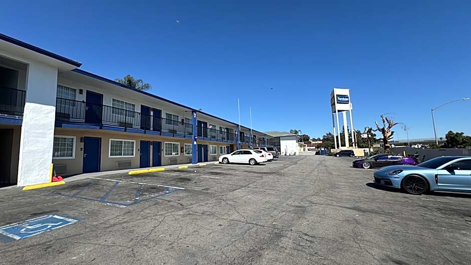 Travelodge by Wyndham Fairplex Pomona