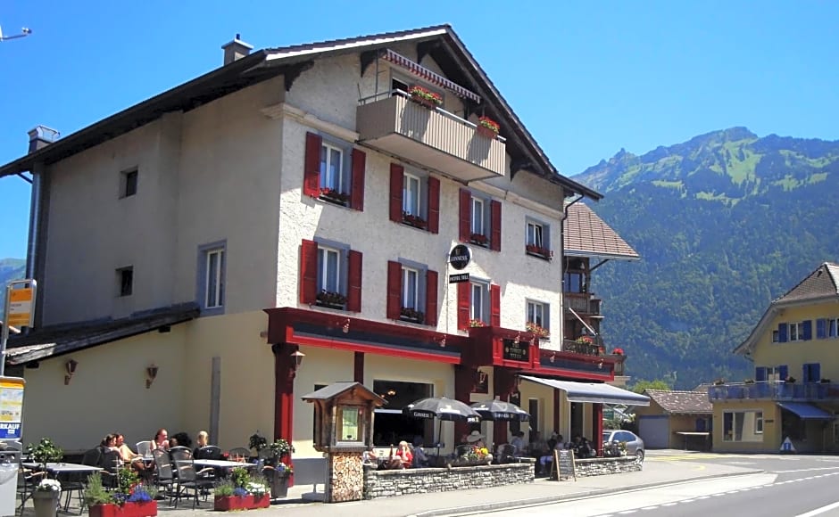 Hotel Tell and Apartments