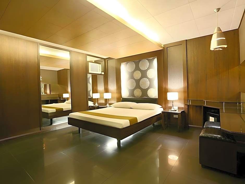 Victoria Court Cuneta Motorist Lodge