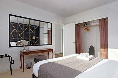 Lovely 2BR Home in Foster Ave