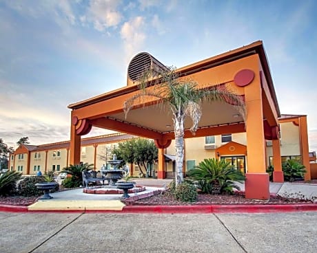 Econolodge Inn & Suites