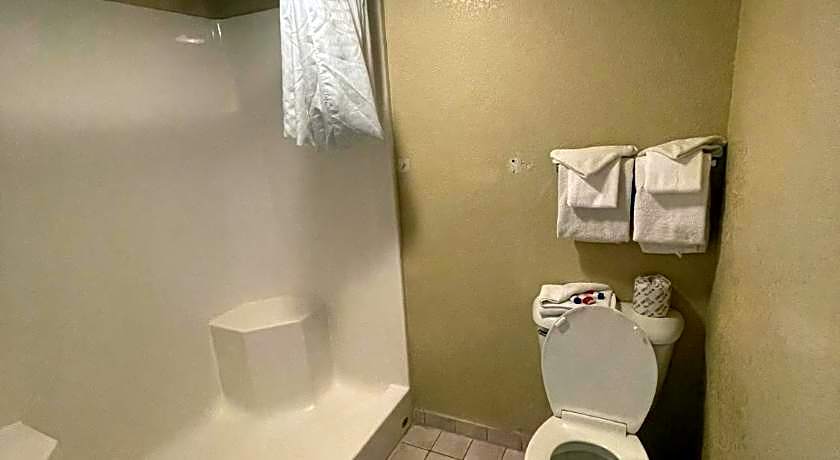 Travelodge by Wyndham Farmington Hwy 64