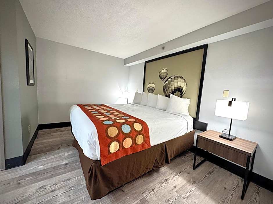 Super 8 by Wyndham Clovis