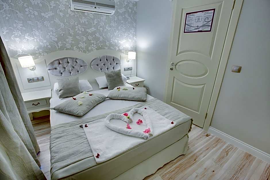 Pinehill Hotel & Suites