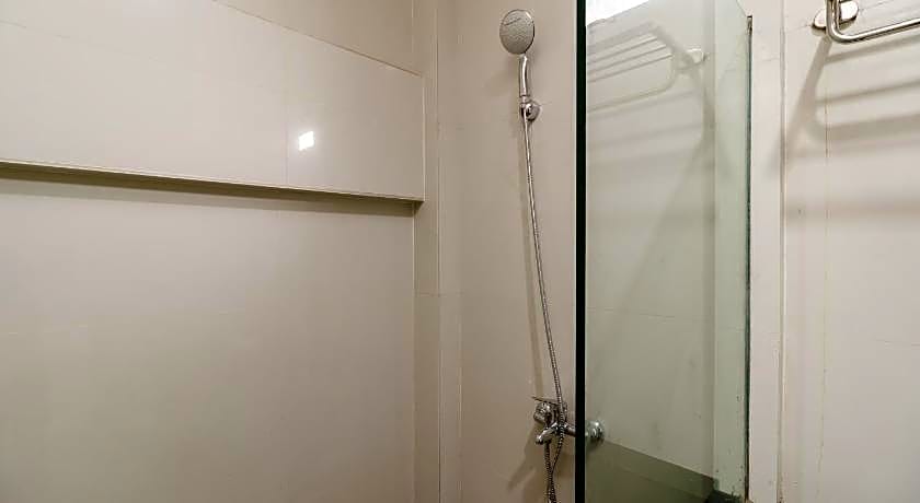 RedDoorz Plus near Palembang Icon Mall 2