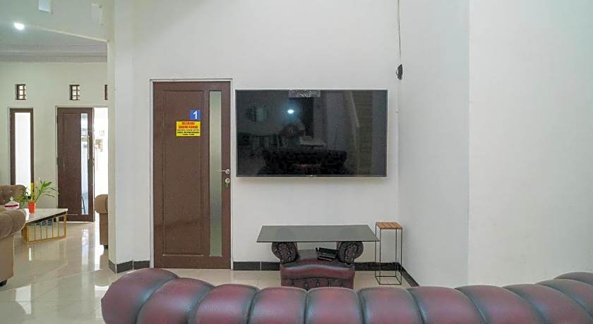 RedDoorz Syariah near Jalan A Yani KM 8 Citraland