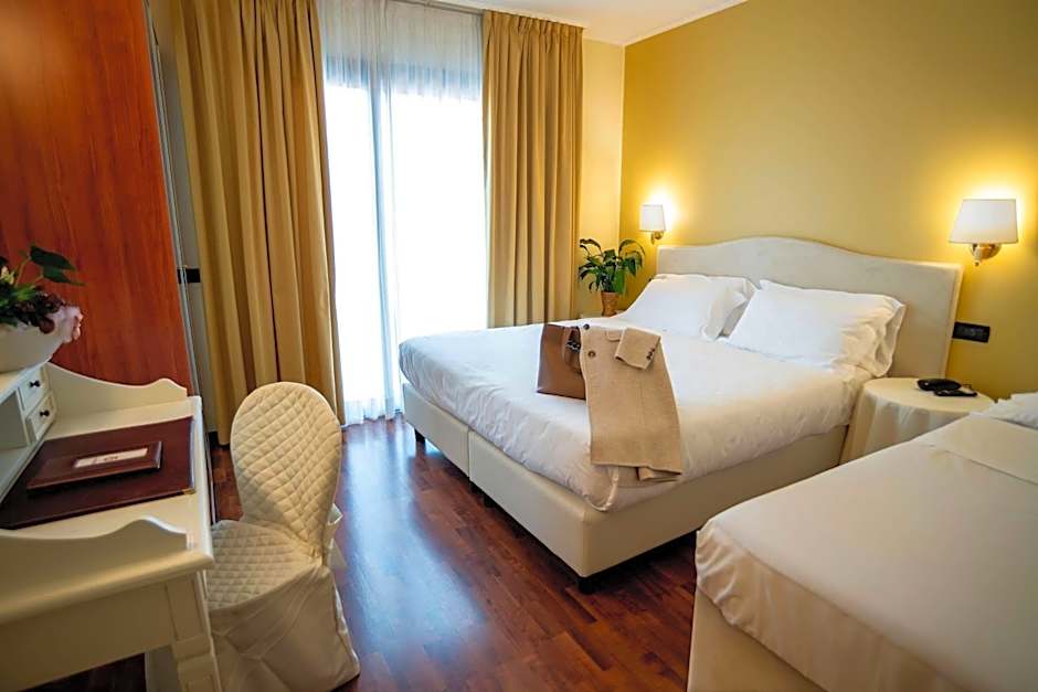 Admiral Hotel Villa Erme