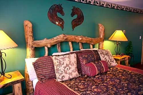Gateway Inn And Suites