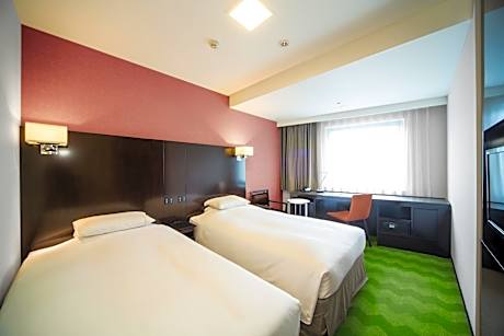 Standard Twin Room - Non-Smoking