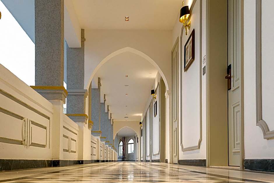 Noor Us Sabah Palace