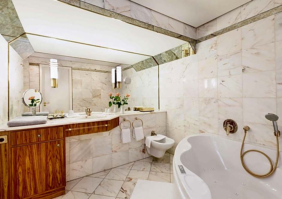 Best Western Premier Grand Hotel Russischer Hof