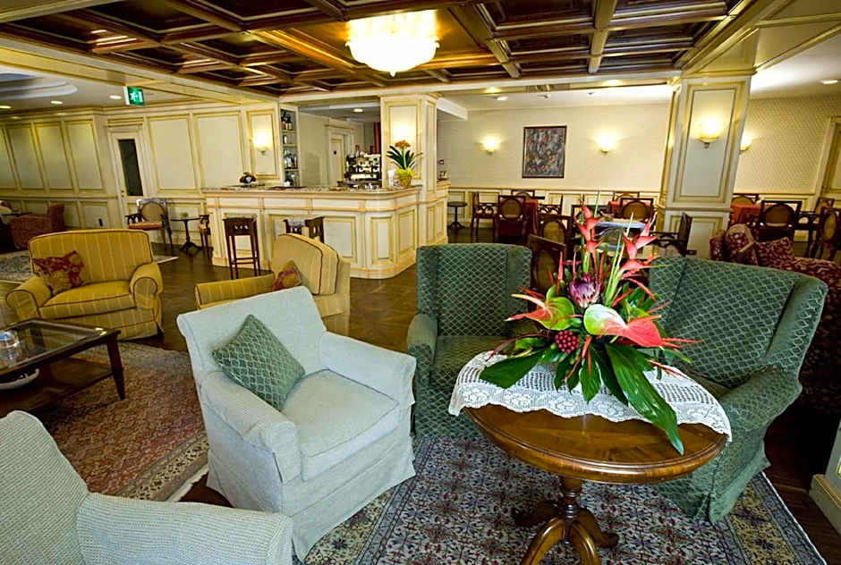 Hotel De La Ville