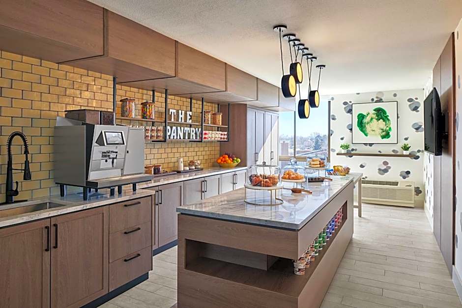 Delta Hotels by Marriott Denver Thornton