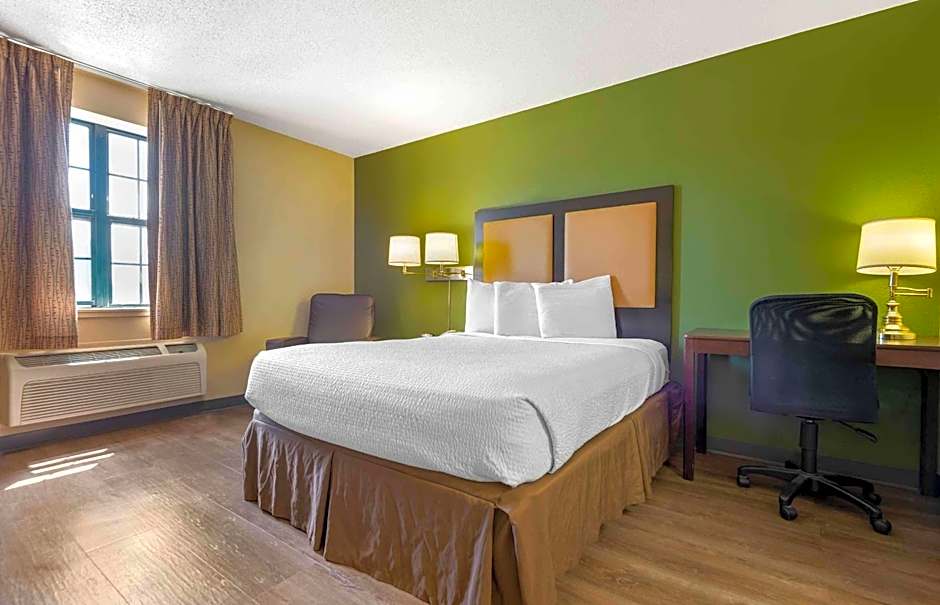 Studio 6 Corporate Extended Stay Buffalo Amherst NY