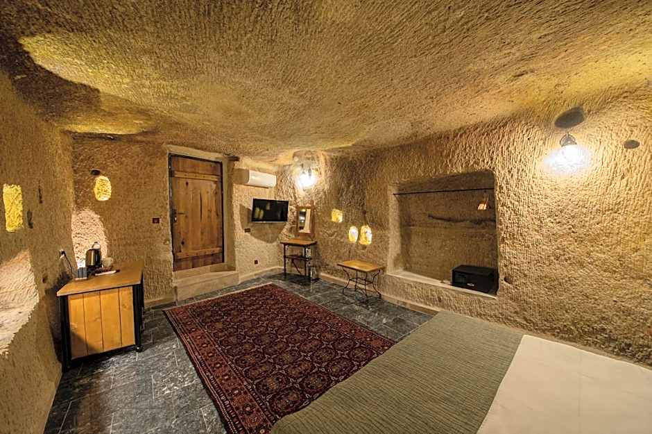 Ares Cave Suites